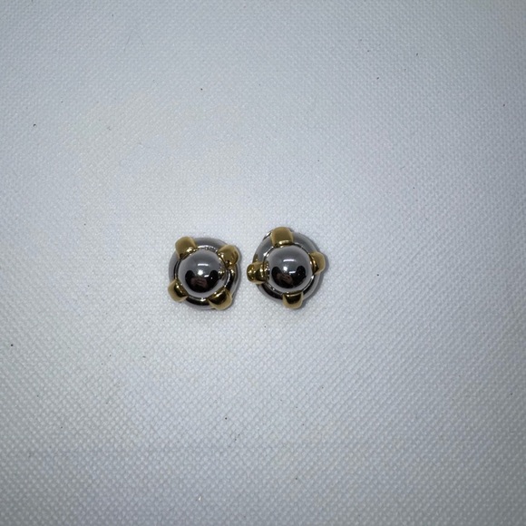 3 Vintage Geometric Earrings - Picture 8 of 9